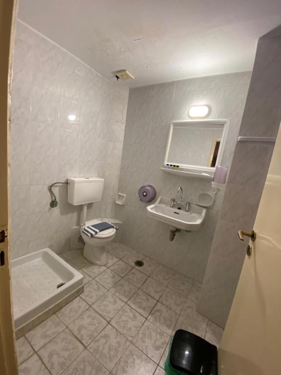 Koupelna v ubytování Hotel EPIDAVROS