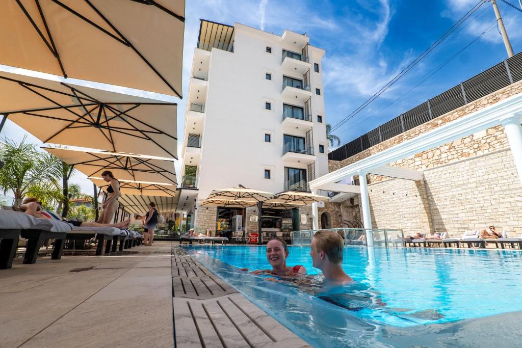 Bazén v ubytování Art Hotel nebo v jeho okolí