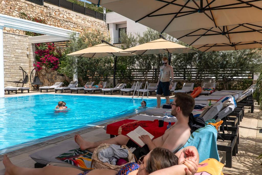 Bazén v ubytování Art Hotel nebo v jeho okolí