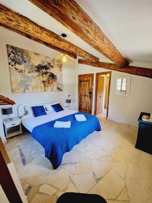 Mas du Rollier Chambres d'hôtes - Double Room With Private Bathroom