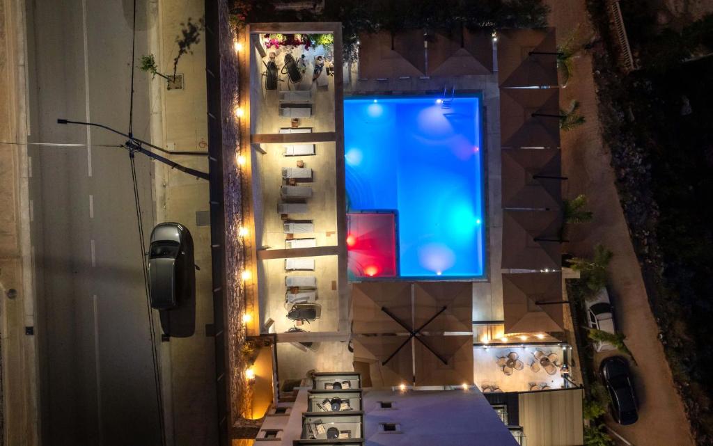 TV a/nebo společenská místnost v ubytování Art Hotel