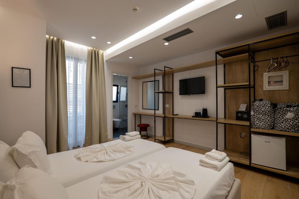 Art Hotel - Standard Twin Room With Mountain View