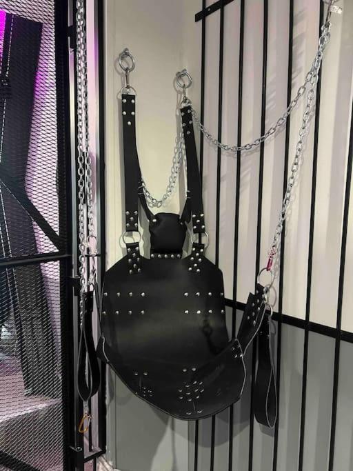 Fotografia z galérie ubytovania 50 nuances de gris - BDSM - Loveroom v destinácii Souppes-sur-Loing