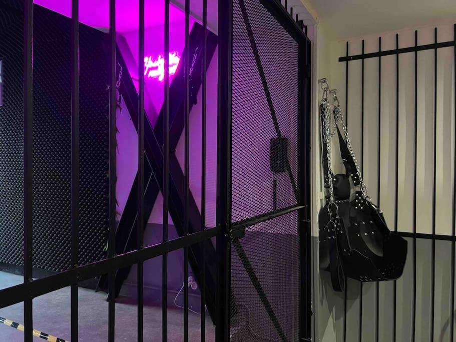 Fotografia z galérie ubytovania 50 nuances de gris - BDSM - Loveroom v destinácii Souppes-sur-Loing
