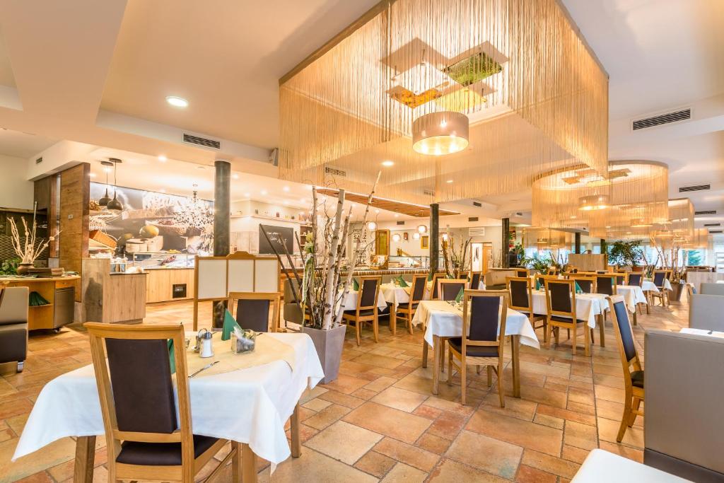 Restaurace v ubytování Riverresort Donauschlinge