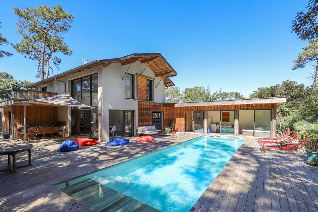 Πισίνα στο ή κοντά στο Villa des Pins