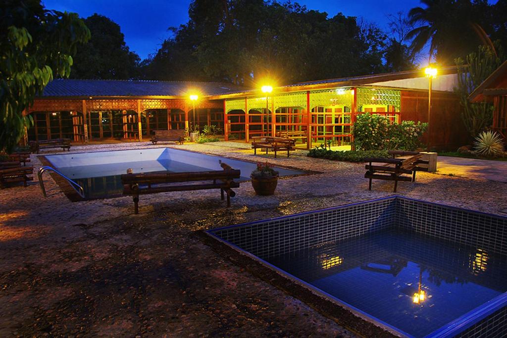 Bazén v ubytování Areeya Phuree Resort Thaton nebo v jeho okolí