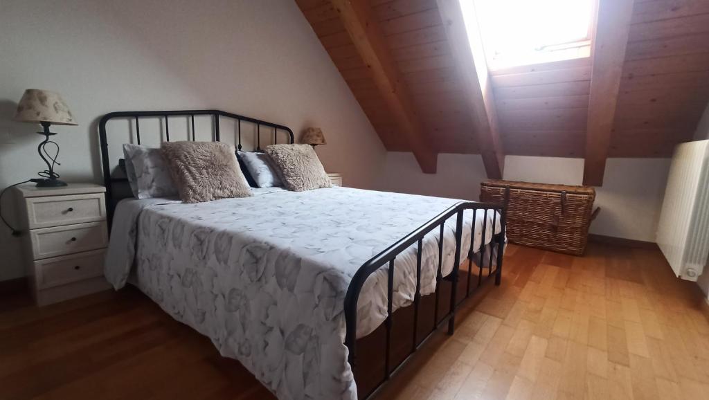 Postel nebo postele na pokoji v ubytování El Ático de Sabi