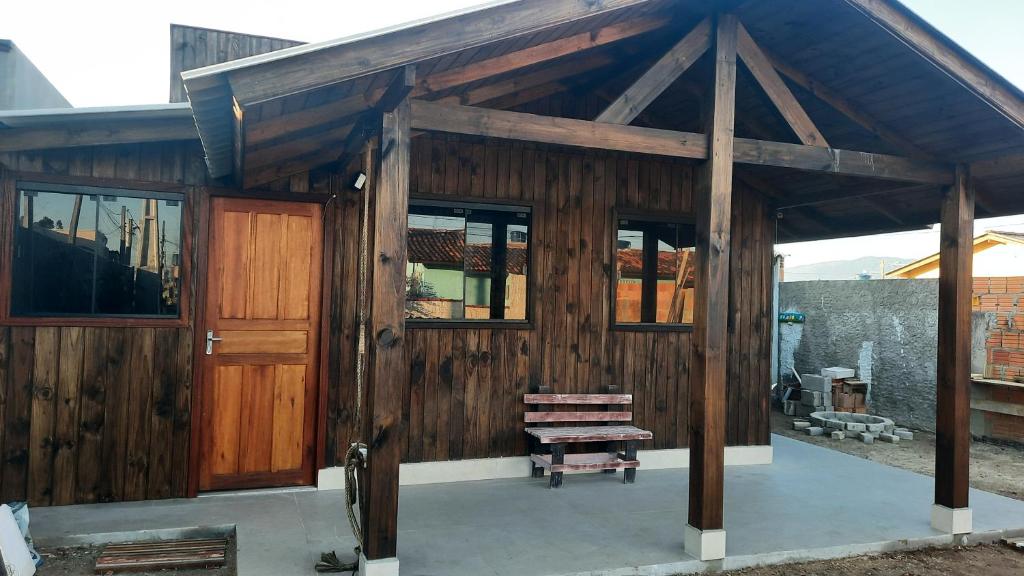 Το κτήριο όπου στεγάζεται  η παραθεριστική κατοικία