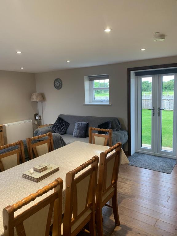 Χώρος καθιστικού στο The Dairy, Field House Farm, countryside cottage near York