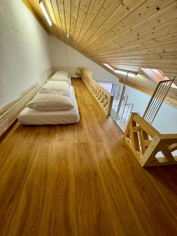 Interlaken saberana studio 11 - Resim 2