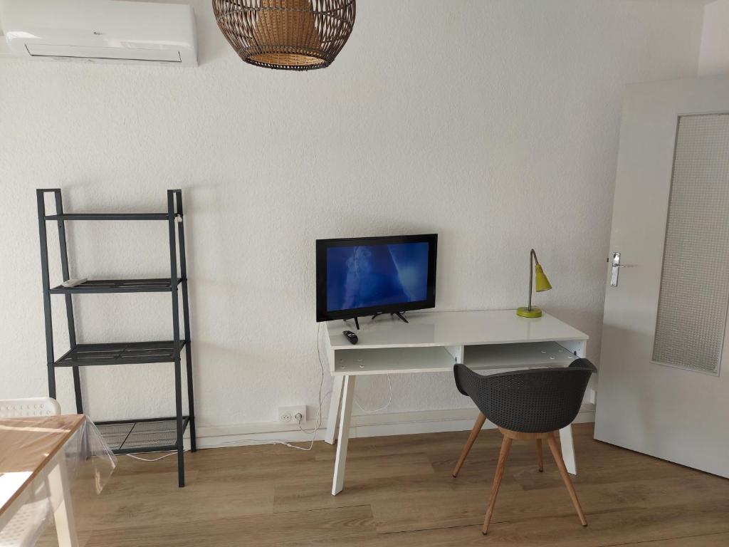 Photo de la galerie de l'établissement Jolie studio entièrement rénové et climatisé, à Avignon