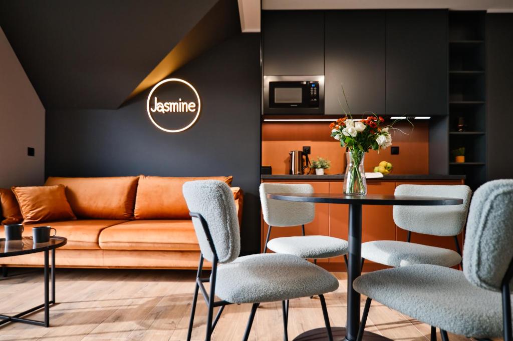 Jasmine by Housine - 1