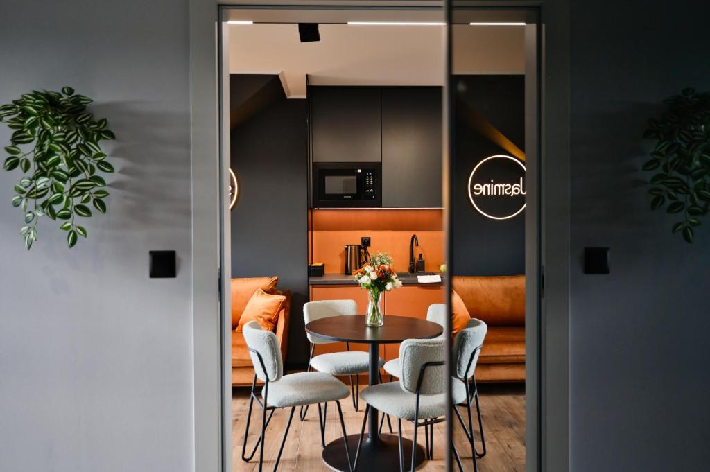 Jasmine by Housine - 16