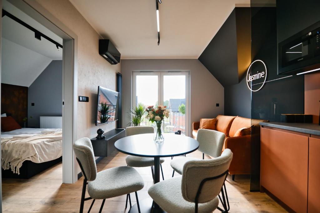 Jasmine by Housine - 2