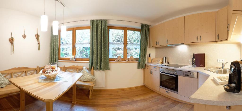 Kuchyň nebo kuchyňský kout v ubytování S Mauthäusl Luftenstein