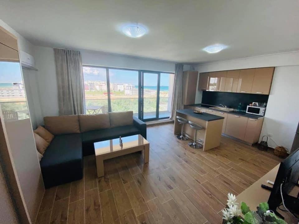 Kuchyň nebo kuchyňský kout v ubytování Bliss Apart Hotel Sea View