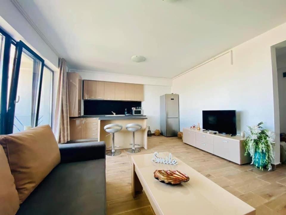 Kuchyň nebo kuchyňský kout v ubytování Bliss Apart Hotel Sea View