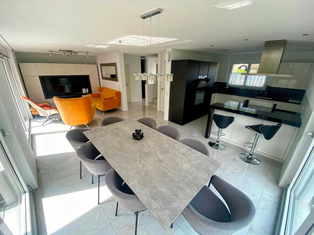 Kuchyň nebo kuchyňský kout v ubytování Cozy Escape House - 12 min to Zurich HB - Free Parking