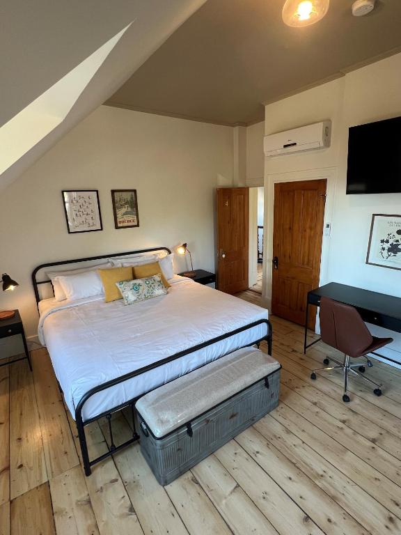 Postel nebo postele na pokoji v ubytování Maison du Havre Grand Duplex