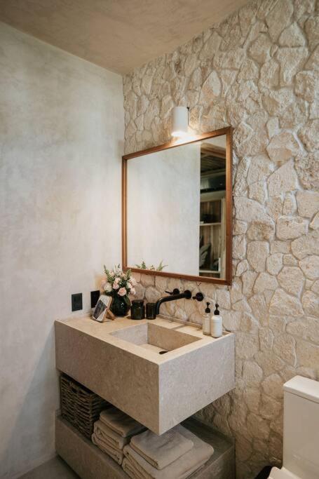 Imagen de la galería de Design Loft with private pool and SPA like feature, en Tulum