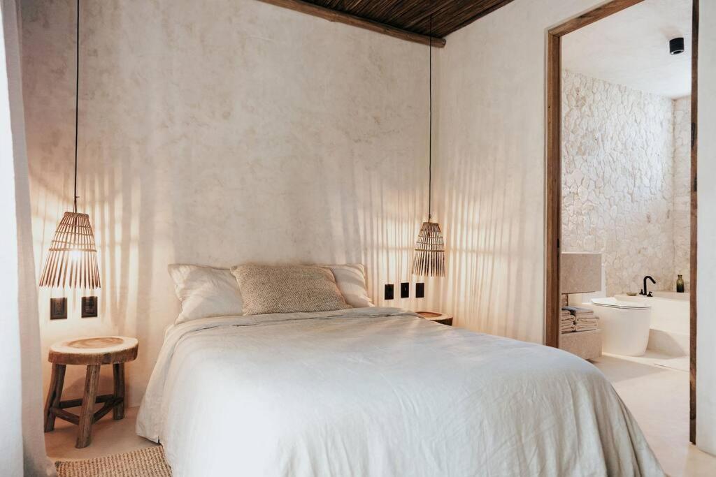 Cama o camas de una habitación en Design Loft with private pool and SPA like feature