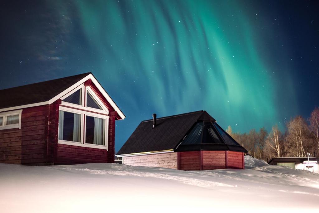 Holiday Village Inari, cabañas a orillas del lago Inari en la Laponia finlandesa