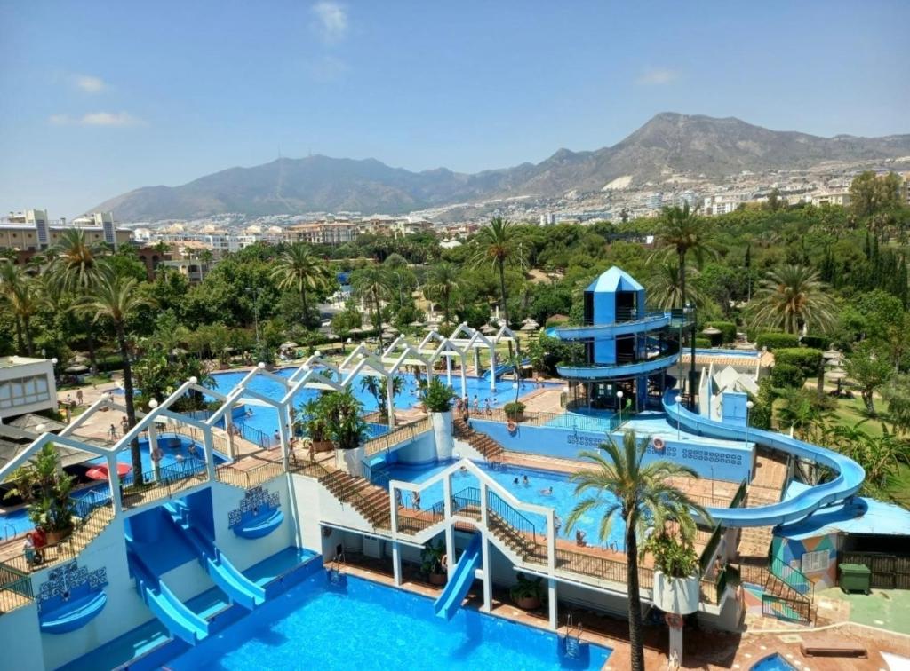 The swimming pool at or close to EL ESTUDIO DE LA PLAYA BENALBEACH Vistas al Mar