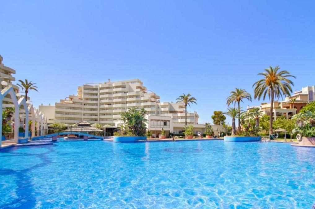 The swimming pool at or close to EL ESTUDIO DE LA PLAYA BENALBEACH Vistas al Mar