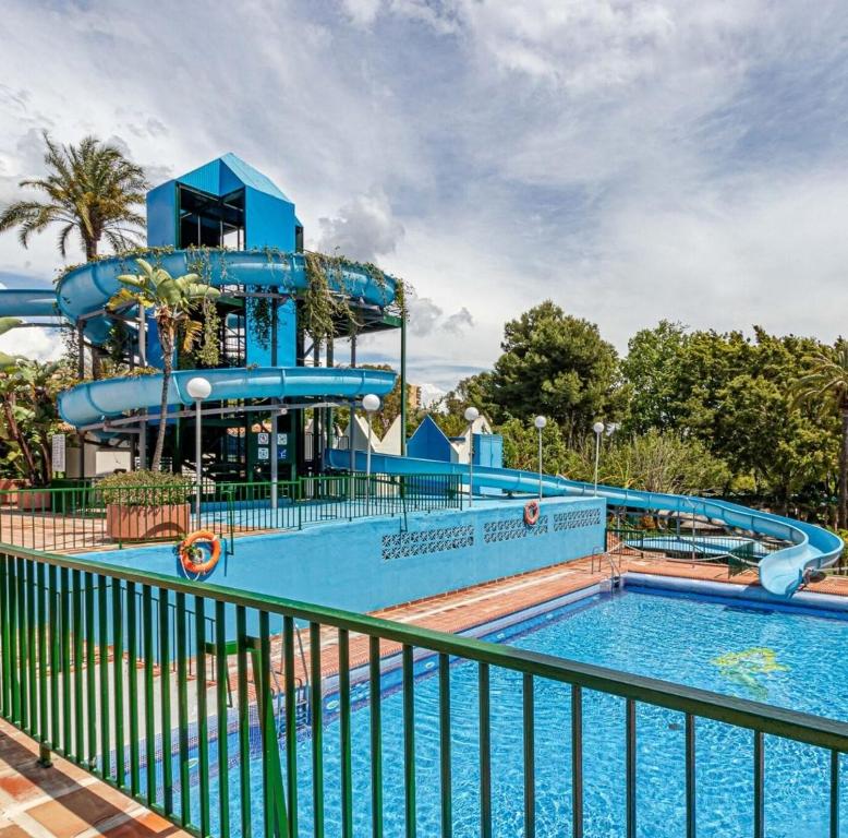 The swimming pool at or close to EL ESTUDIO DE LA PLAYA BENALBEACH Vistas al Mar