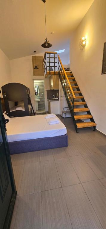 Sophia seaview suites & restaurant - 12