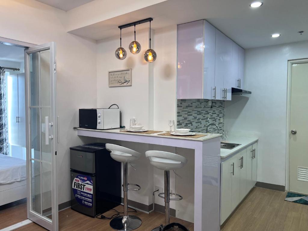 Η κουζίνα ή μικρή κουζίνα στο The Loop Towers by Vista residence JBJ