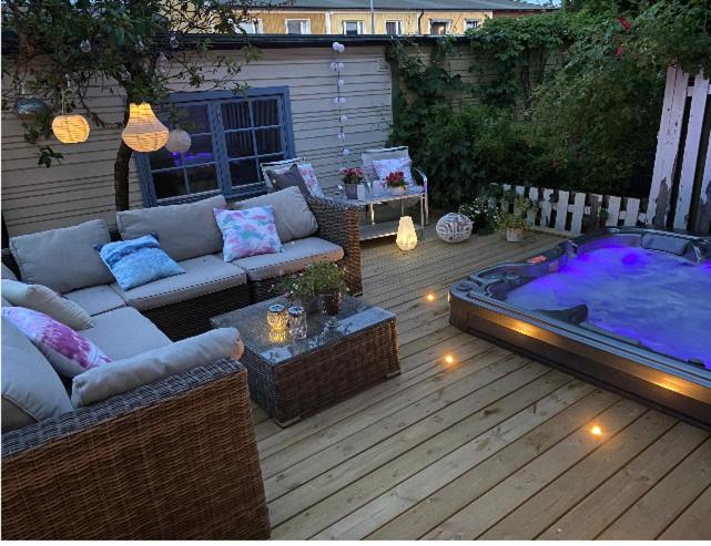 Wonderful House with Luxury Outdoor Spa, Saltsjöbaden (updated prices 2025)