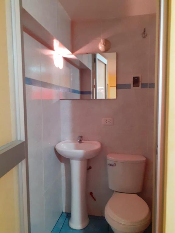 Koupelna v ubytování Hostal kuntur cusco
