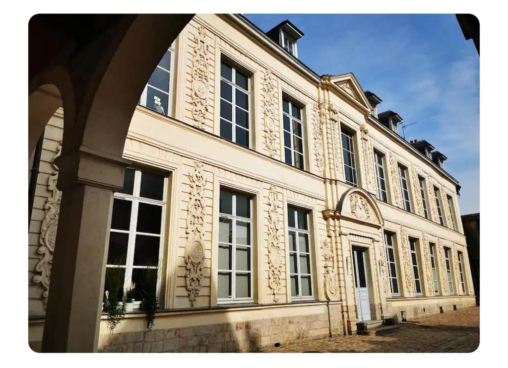 Photo de la galerie de l'établissement Petit nid baroque XVIIIe, à Valenciennes