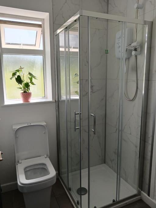 Koupelna v ubytování Dingle Escape -2 Bed -Sleeps 4