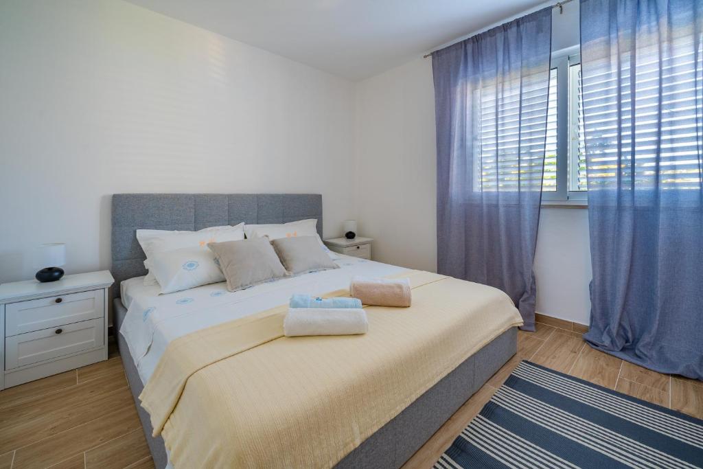 Postel nebo postele na pokoji v ubytování Apartments by the sea Medvinjak, Korcula - 4439