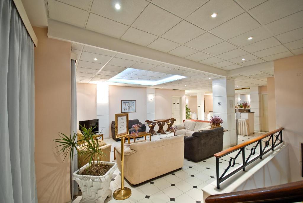 Posedenie v ubytovaní Hotel Coronis