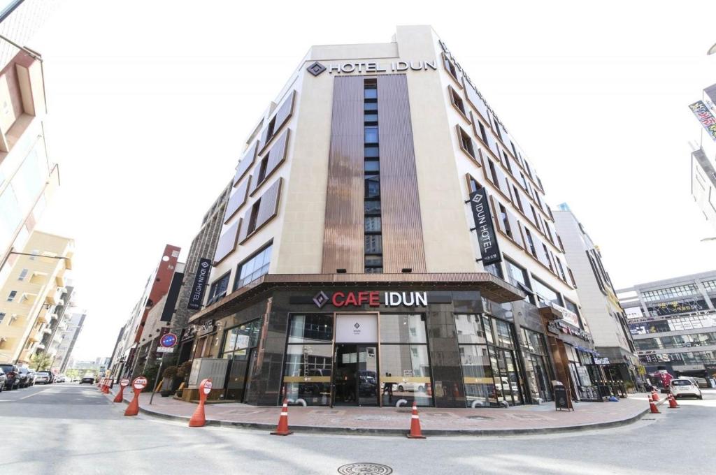 Idun Hotel - Housity