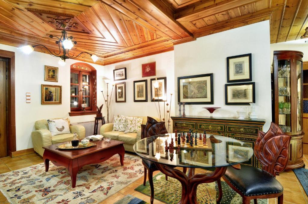 Posezení v ubytování Melinas Boutique Hotel B&B