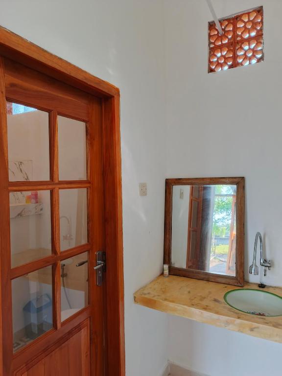 Friend House STAY & SURF - Budget Tweepersoonskamer