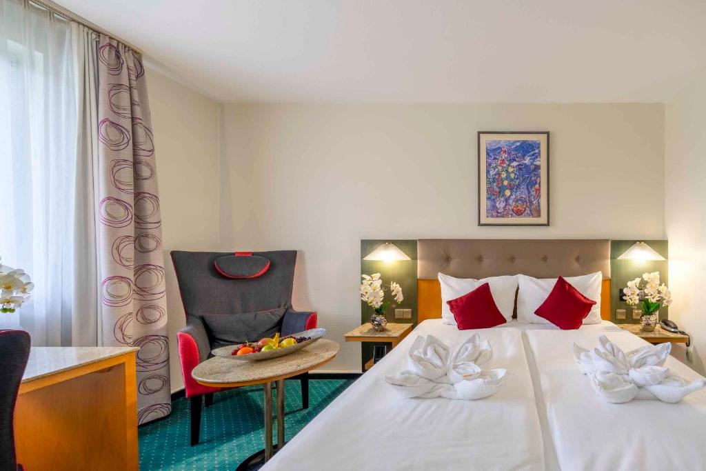 PLAZA INN Blankenburg Ditzingen, Sure Hotel Collection - Comfort Queen Room With Queen Bed And View