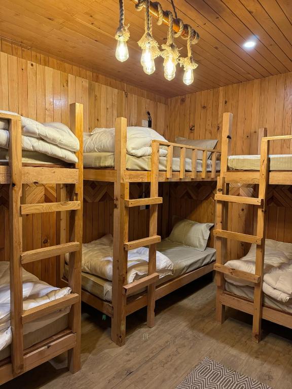 Postel nebo postele na pokoji v ubytování Avasaa Café and Stay