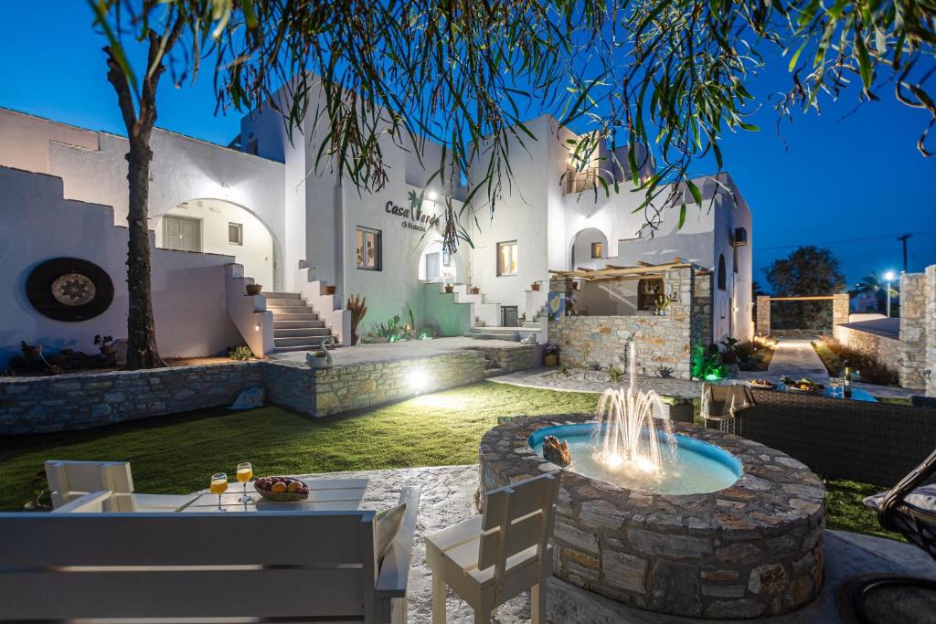 Bazén v ubytování Casa Verde Di Naxos nebo v jeho okolí
