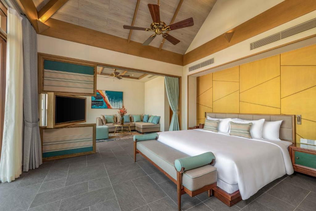 Three Bedroom Ocean Premium Villa with Private Pool – Spa Inclusive