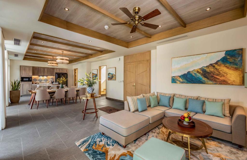 Three Bedroom Ocean Premium Villa with Private Pool – Spa Inclusive