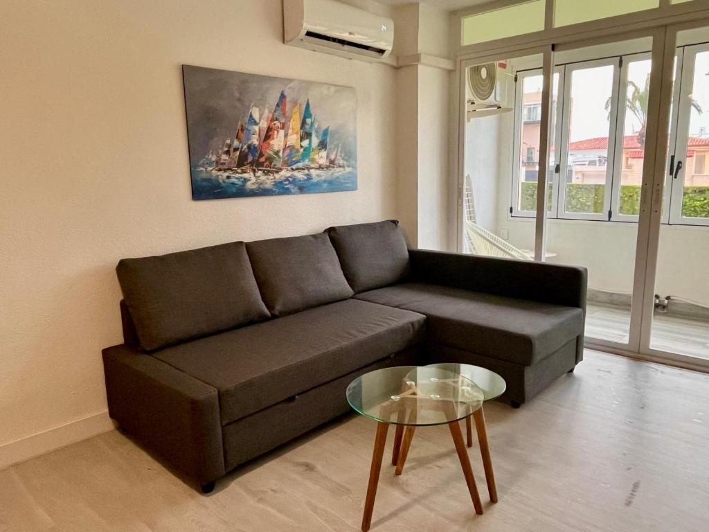 Posezení v ubytování Sea View Apartment Beach Front Punta Prima