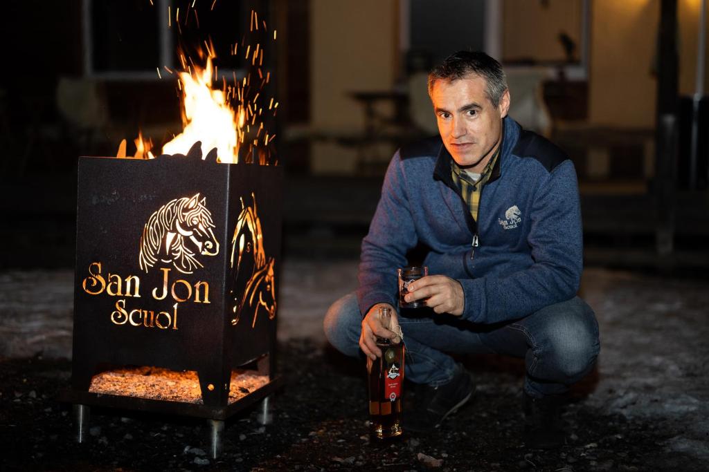 Certifikát, hodnocení, plakát nebo jiný dokument vystavený v ubytování Reitstall und Saloon San Jon
