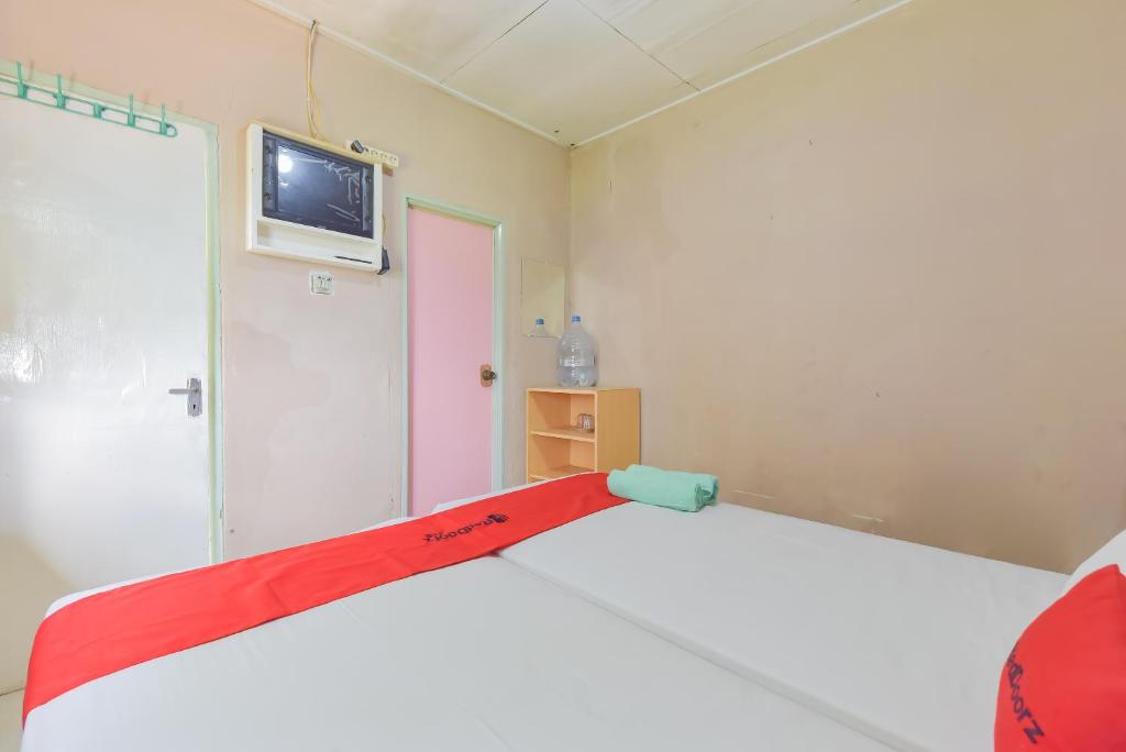RedDoorz at House Of Dirga Cisarua Puncak - Habitación Doble Estándar