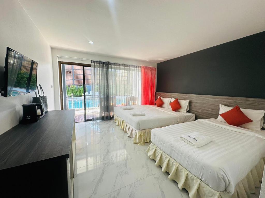 
Triple Room with Pool Access
